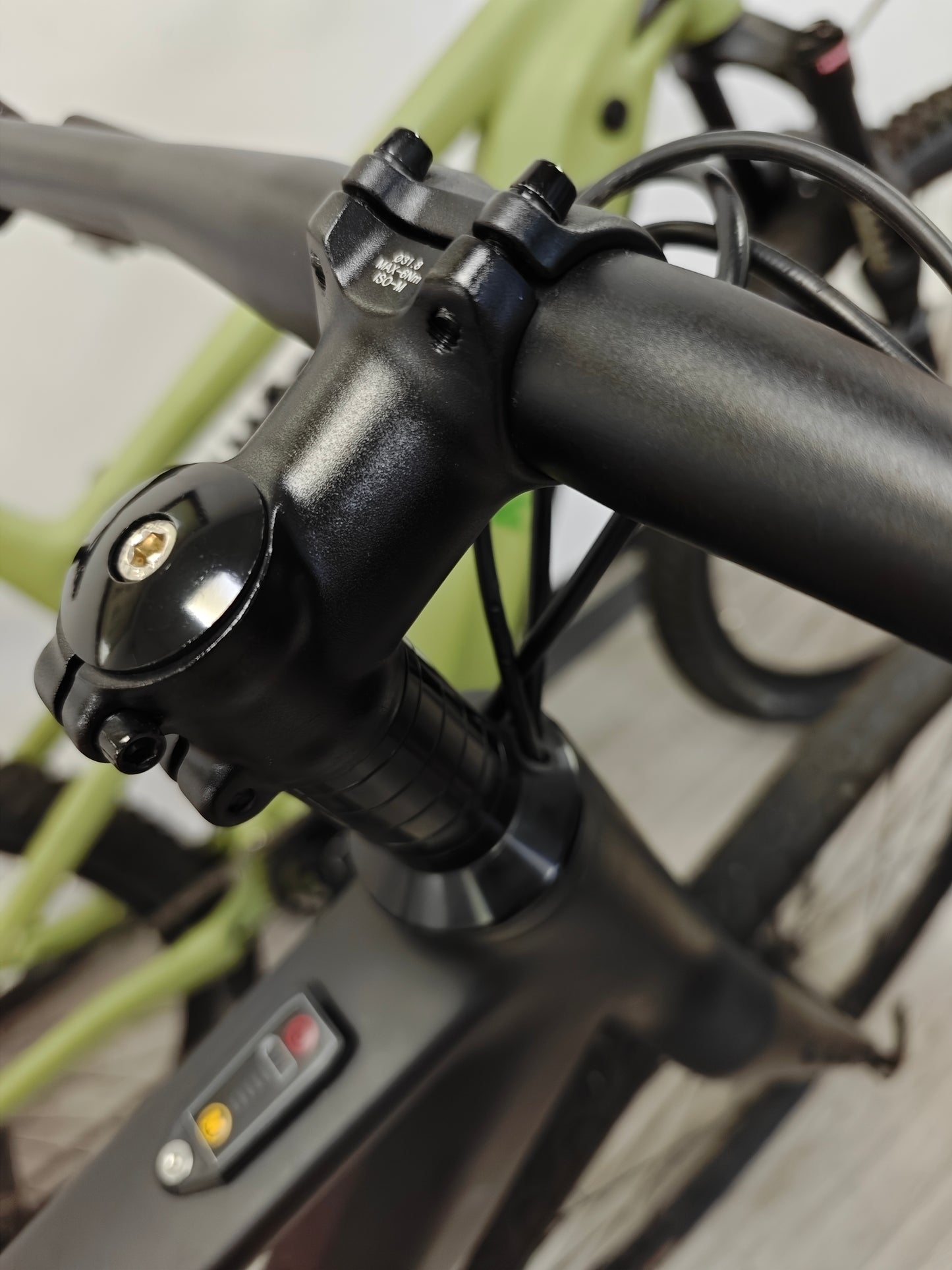 Agilix Trail Rover 1 Gravel E Bike